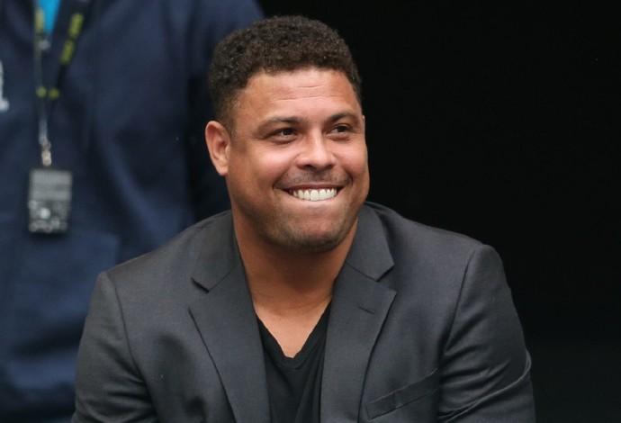 退役后罗纳尔多,球王贝利和大罗谁厉害