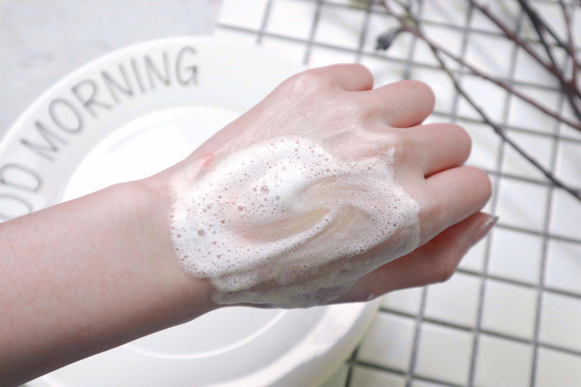 轻柔洁净水润焕颜洗面奶,深层清洁保湿洗面奶sk2