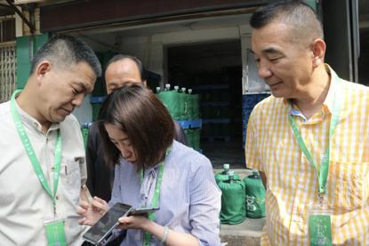 五一劳动节感谢环卫送水,五一劳动节慰问环卫工人活动