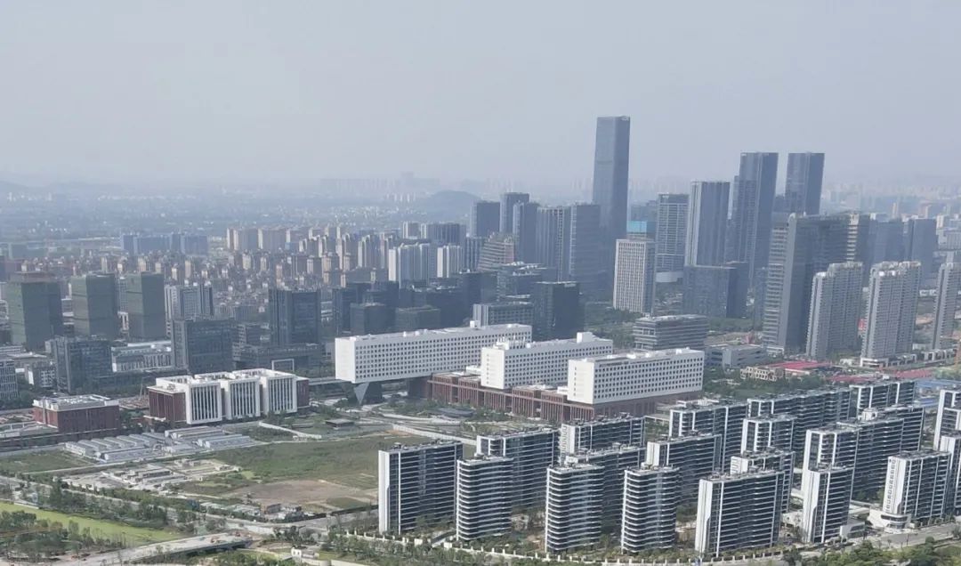 未科拼杀倒计时，倒挂2万+的天空之城、蒲荷芸邸，如何选？