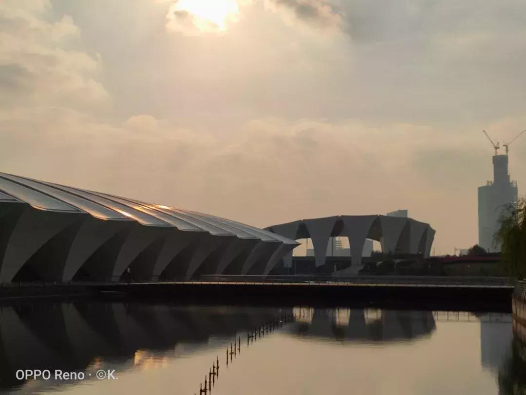 Opporeno和pro的区别,opporeno与renopro区别