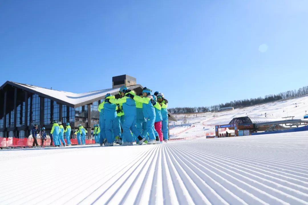 滑雪亲子训练营,冰雪亲子营