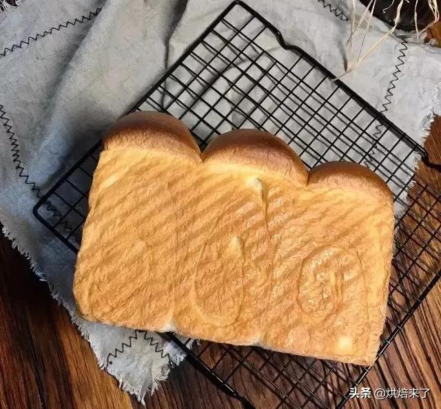 在家就能做松软的北海道牛奶吐司,北海道吐司奶香浓郁柔软拉丝