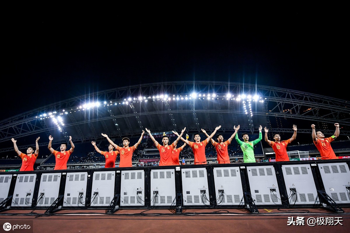 对*旗国**负责！92分钟队长这一幕让人赞叹！U22国足1个月发生了什么？