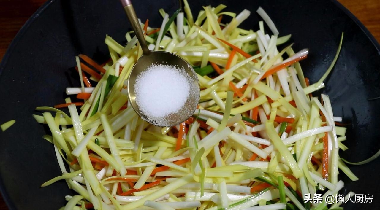 春卷这样做外脆里嫩咬一口满嘴香,春天春卷