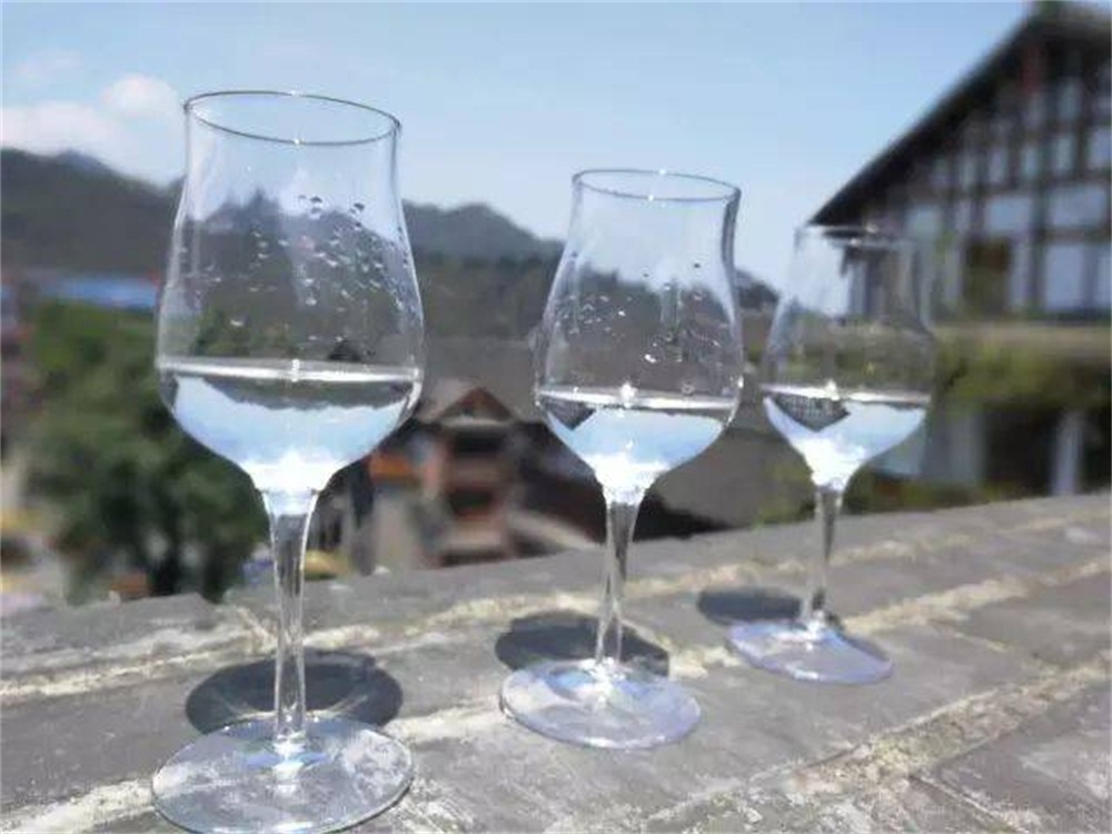 真正粮食酿的白酒为什么带苦味,真正的纯粮食酒为什么苦