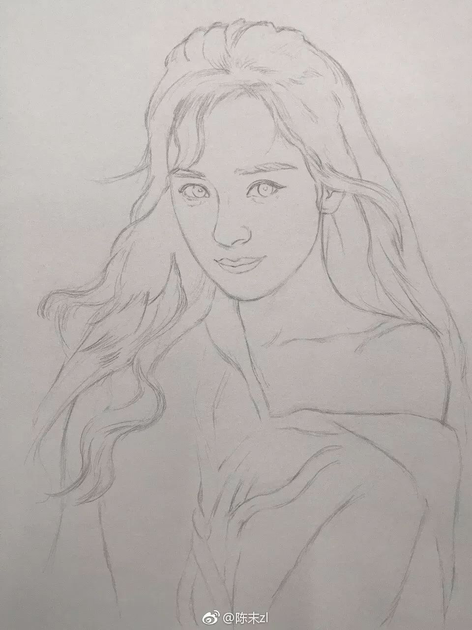 大学没毕业，95后妹纸用一支铅笔就撩到了范冰冰！这...