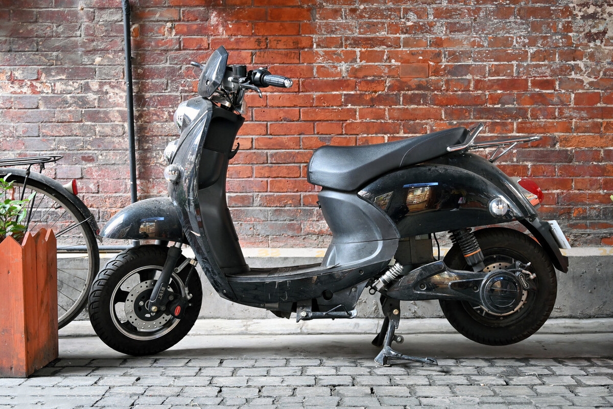 用72v充电器充60v的车一次就会坏吗,用72v充电器充60v的车还能骑吗