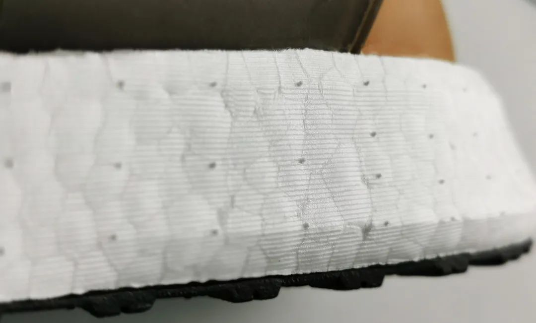 透气性巨好不磨脚的跑鞋,学生党防滑耐磨缓震的跑鞋推荐