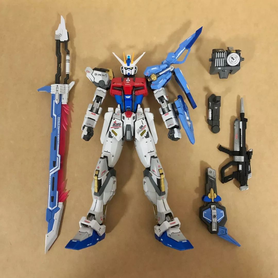 佳作：恐怖的零件数量，龙桃子强袭，四机小队！