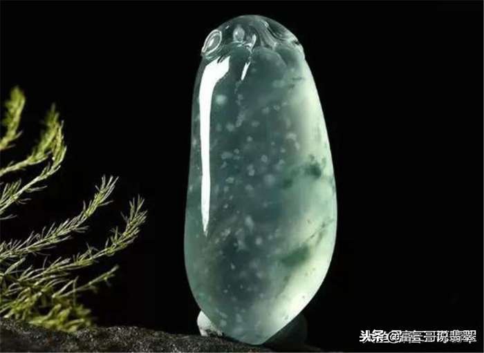 新手究竟该怎样正确入门翡翠行业,行家详解翡翠的哪些讲究