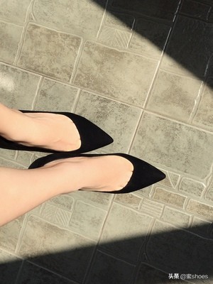 当高跟鞋掀起国潮，这双上脚颜值超高的“烫”就是完美代言人