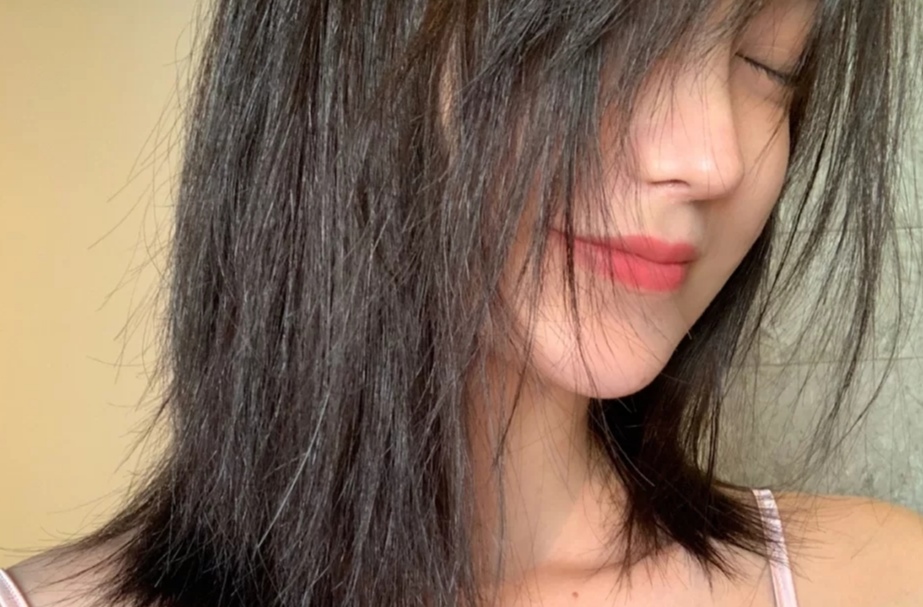 怎么让头发变粗硬发质,粗硬头发和细软头发对比