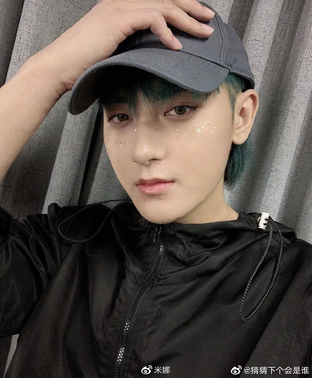 泫雅ins晒美照,泫雅携新作品回归