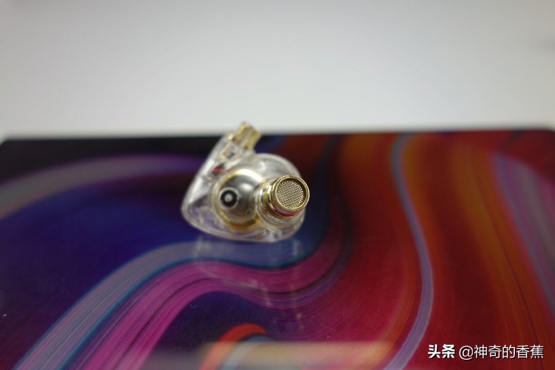 兴戈耳机半入耳式推荐,兴戈EM2圈铁耳机