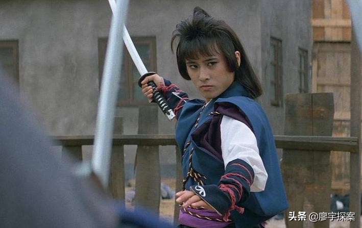 想不到他俩曾是夫妻,一位日籍香港女打星,一位靠演“浩南”翻身