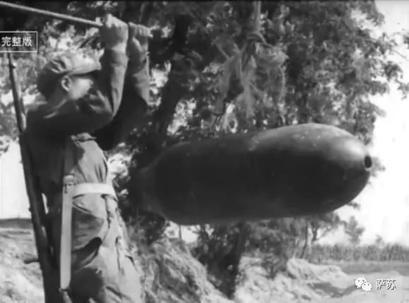 中国摄影师在朝鲜战场：拍纪录片遭美军飞机轰炸，靠这招虎口脱险