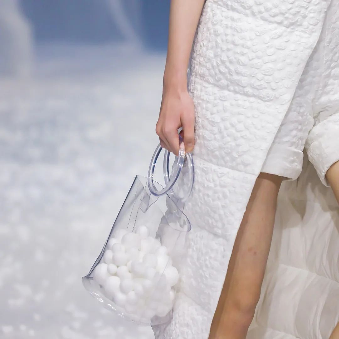 2021秋冬女装款式流行趋势,2018秋冬趋势报告巴黎时装周