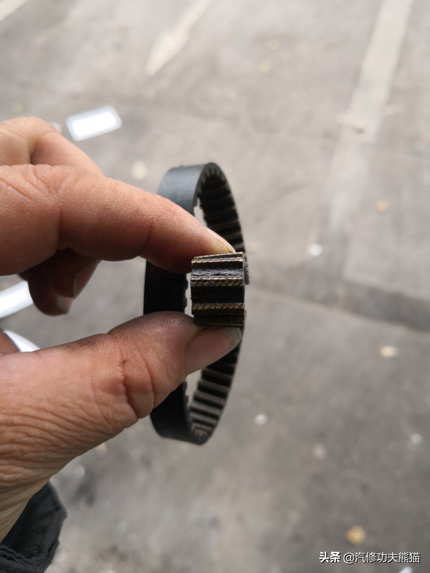 奥迪为何不能解决发动机烧机油,奥迪q5lea888三代发动机烧机油么