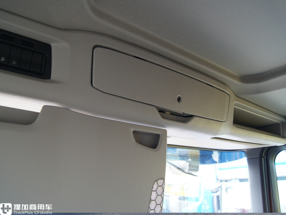 8x8斯堪尼亚,8x8是几驱