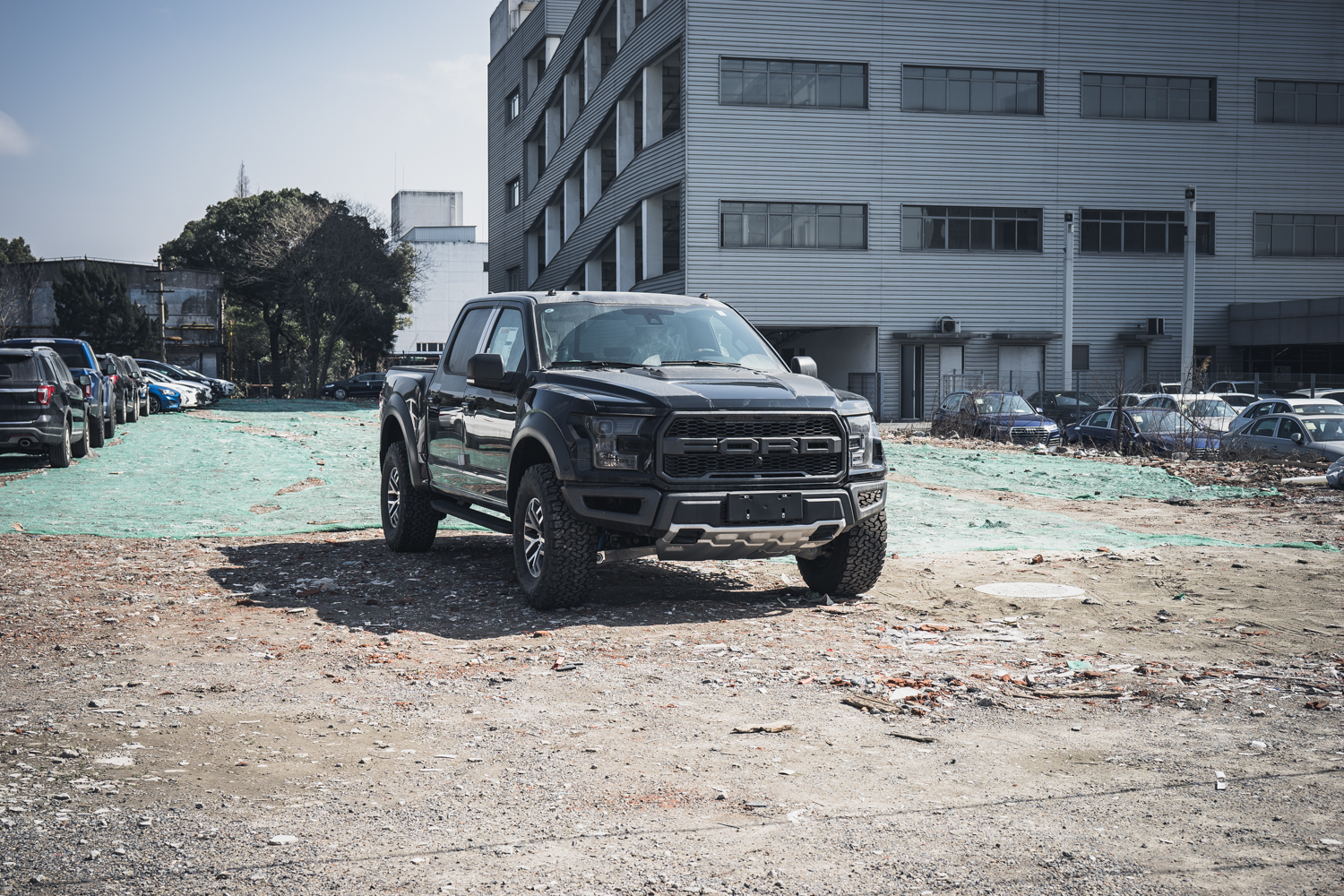 特斯拉cybertruck和福特f-150猛禽,福特猛禽f-150与小皮卡对比图