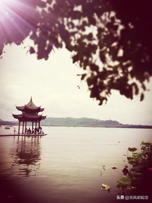 他是首富之子,一夜输掉上海100套房,晚年贫困潦倒死在自家祠堂