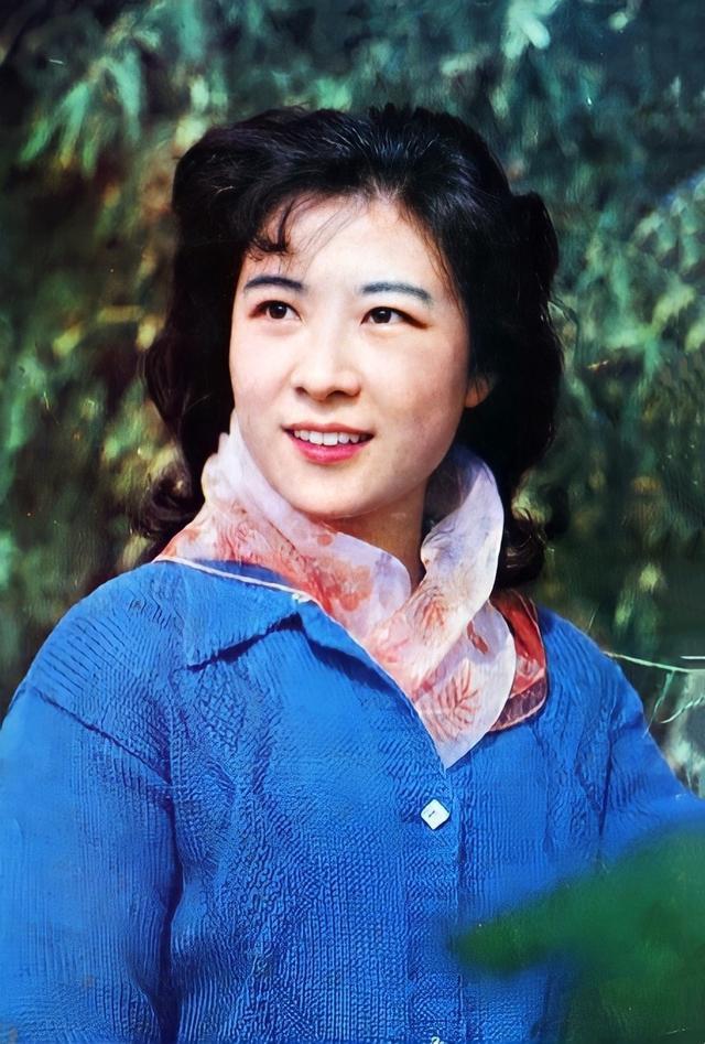 和丈夫携手到老,儿子是她的骄傲,72岁的王馥荔如今过得怎样?