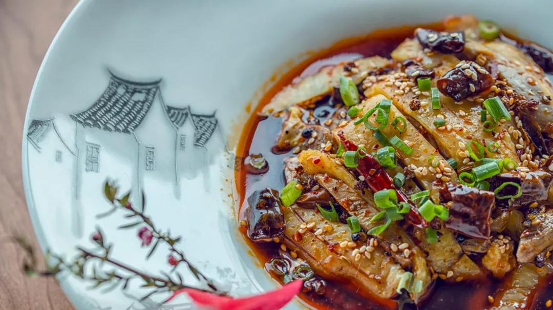 廖记棒棒鸡和天府棒棒鸡哪家好吃,天府棒棒鸡和廖记棒棒鸡哪个好吃