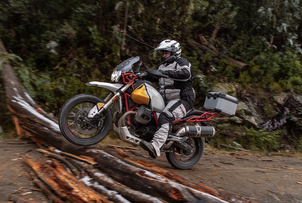 摩托古兹v85tt摩旅,摩托古兹v85tt提车