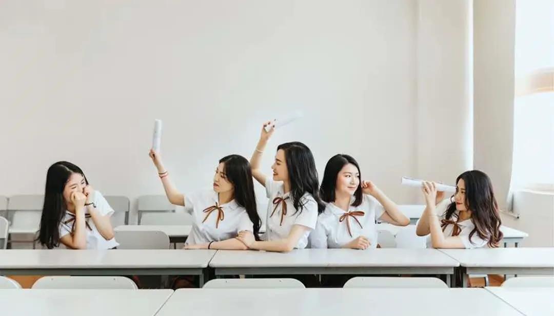 如何发朋友圈高级感吸引女生,有魅力的女生应该这样发朋友圈