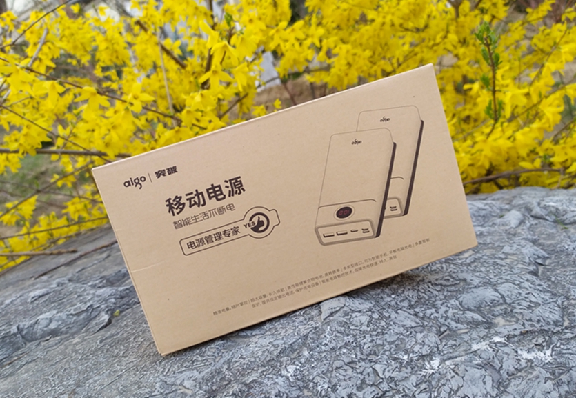 爱国者移动电源10000毫安好吗,爱国者移动电源充放电