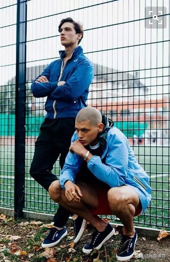 颜值高大长腿还会穿,谁高中没有暗恋过这样一个体育生?