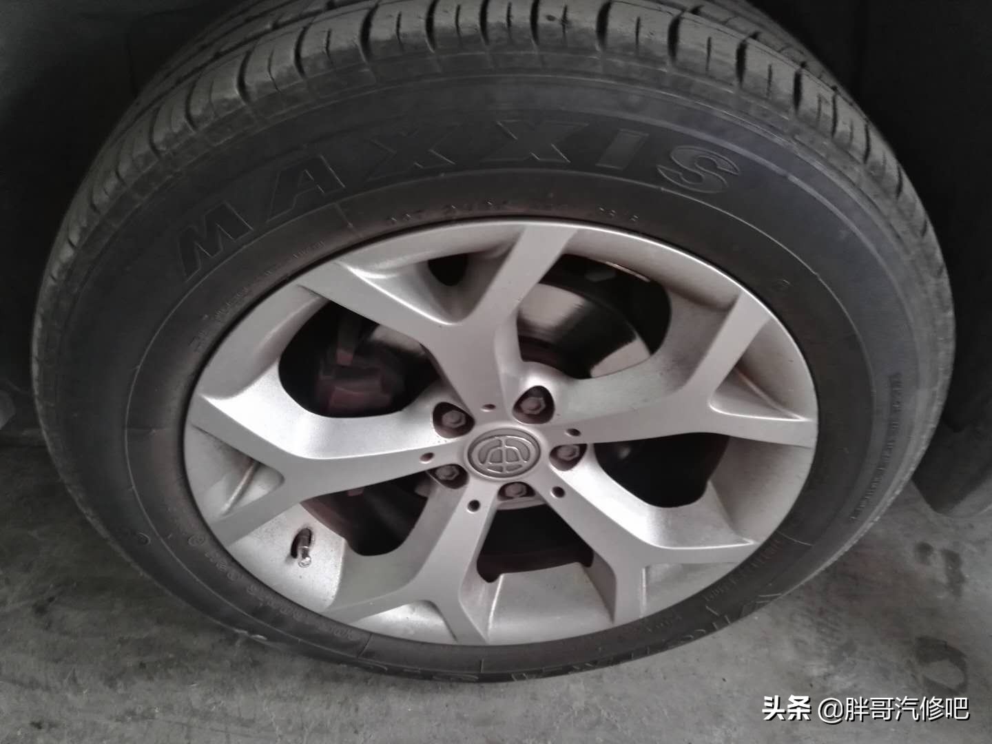 胖哥两百万收奥迪rs6,胖哥收车2万元