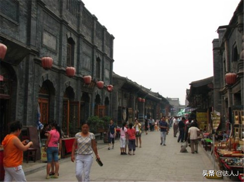 跟着小天才继续出门采购,跟着小天玩游戏