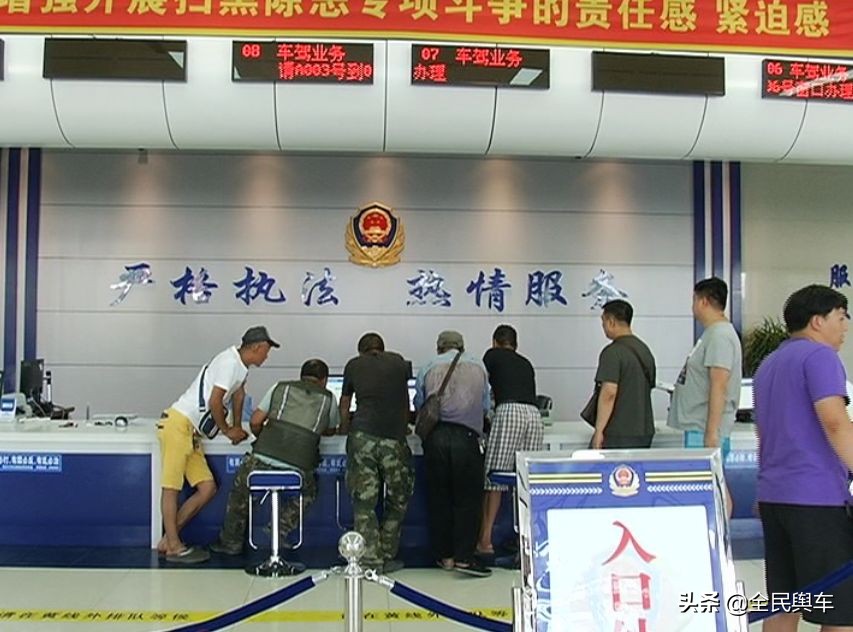 贷款购车绿本已拿还要解押吗,贷款车辆办理抵押后绿本给谁