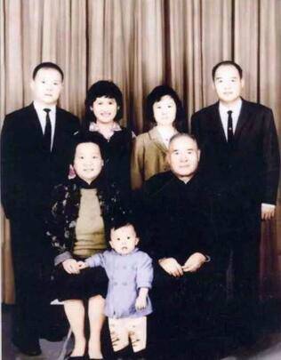 张国焘川北苏区肃反纪实：女战士因长相漂亮被处死