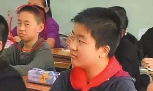 五道杠和不屑弟现状,五道杠队长与不屑弟