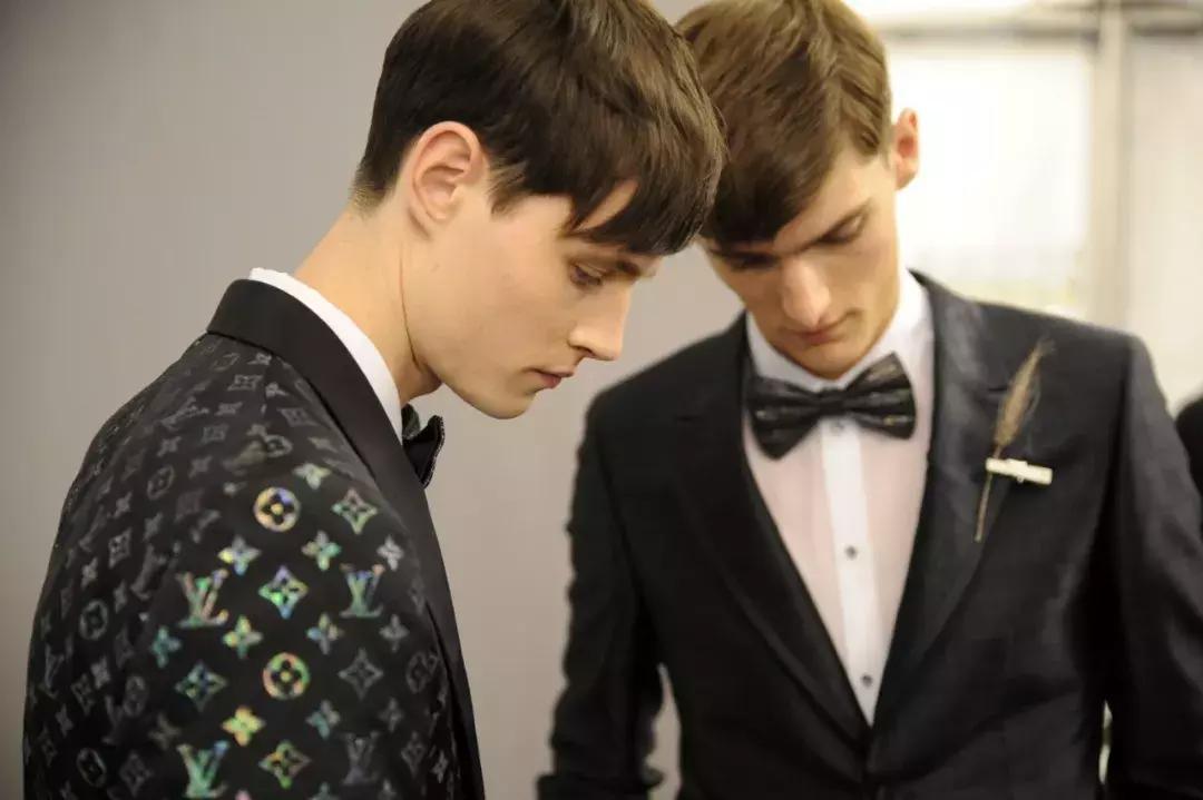 美宝莲限定口红,美宝莲新年口红