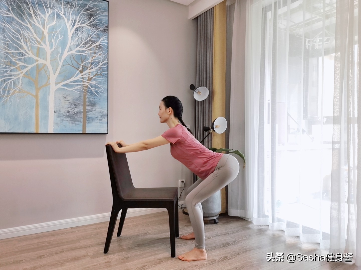 坐凳子办公的瑜伽体式,办公室椅子瑜伽练习