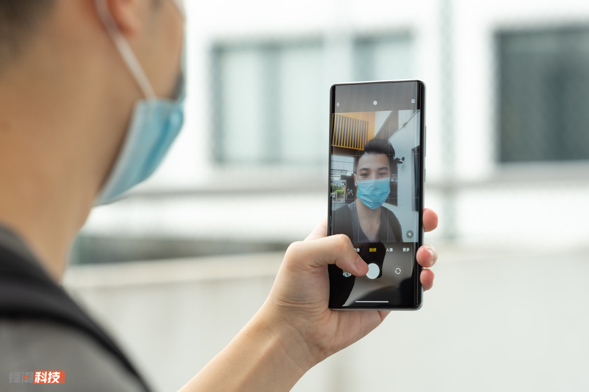 小米mix4和realme大师探索版,小米mix4全面屏效果