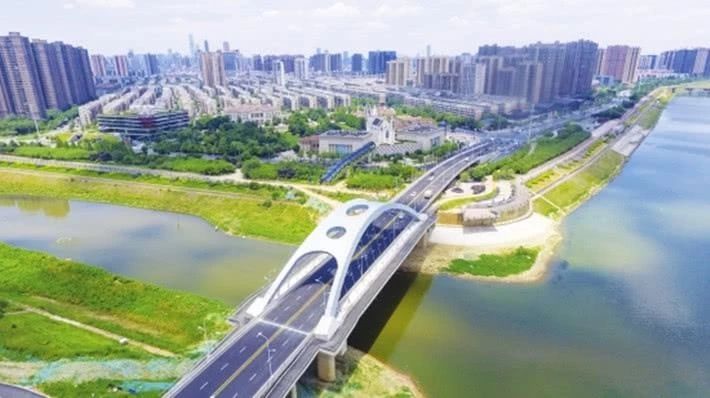 从臭水沟到打卡的经历,圭塘河臭水沟风光