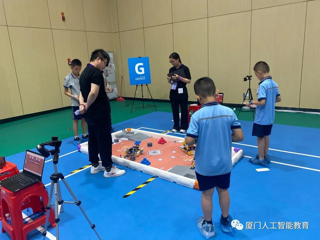 AI精英C位出道—首届厦门中小学人工智能嘉年华举办圆满成功