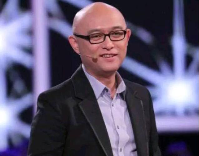 女儿说同学说她长得丑怎么处理,母亲嫌女儿长得丑逼女儿整容