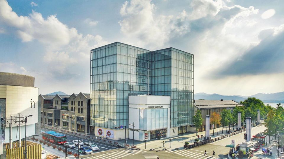 湖滨银泰in77每日客流量,杭州湖滨银泰in77销售额