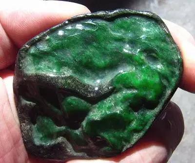 终于捡到了值钱的石头,捡到这些石头不要扔真的很值钱