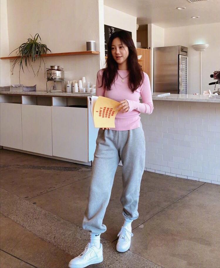 闊╁浗绌挎惌鏄ュ鏂版,闊╅噷闊╂皵鐨勬槬瑁呯┛鎼竴鏁村