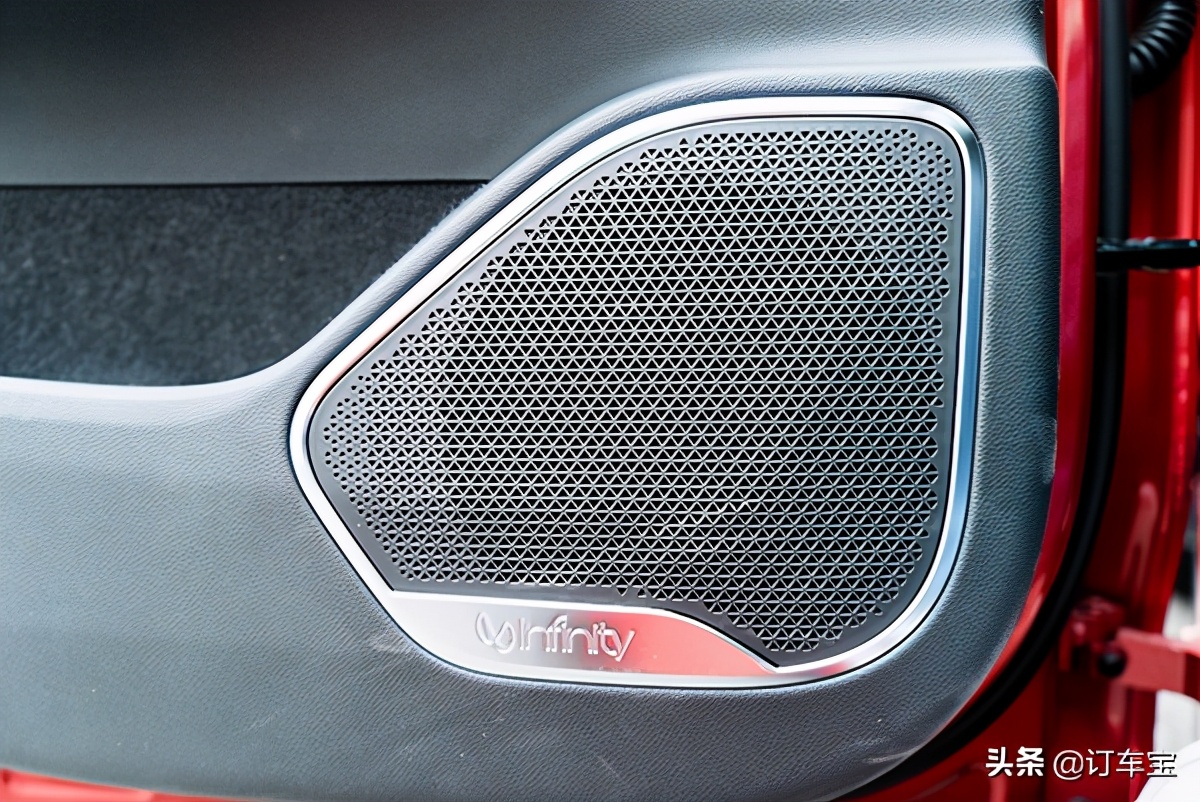 北汽新能源纯电suv汽车价格,新能源纯电suv极狐6座