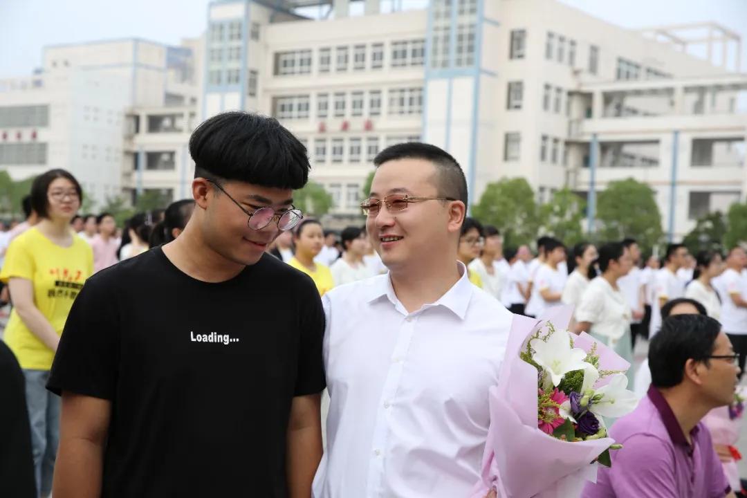 愿此去前程似锦归来仍是少年句子,愿此去前程似锦归来仍是少年视频