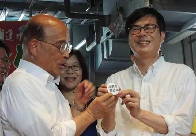 皇帝的新衣红毯,皇帝的新衣封面