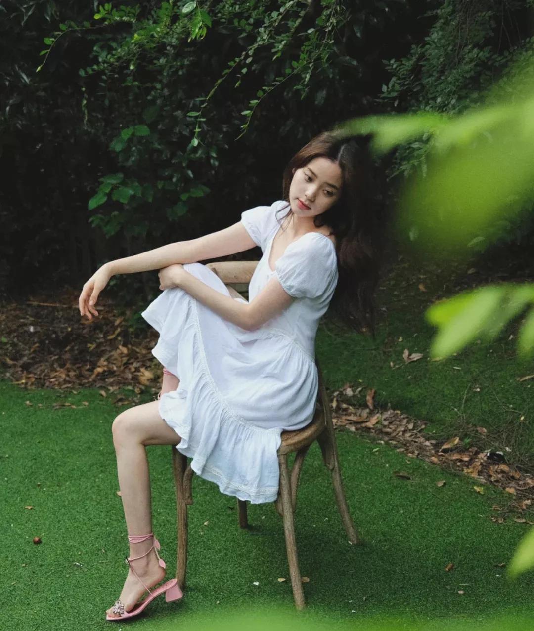 今夏最值得入手的4双网红凉鞋,圆头高跟凉鞋今夏最洋气